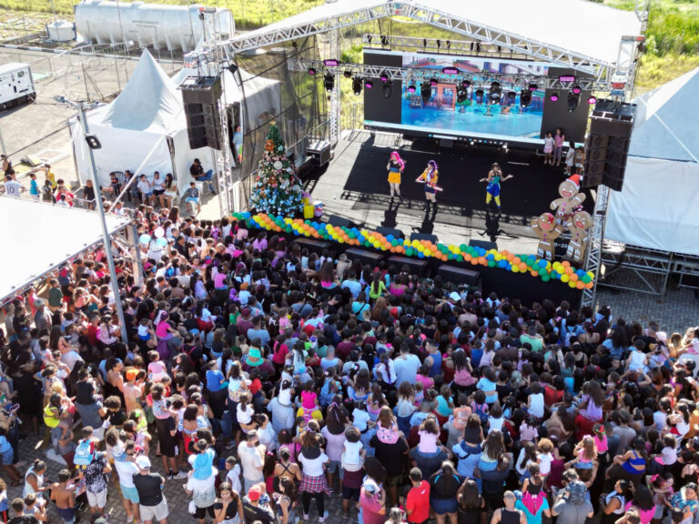Show de Natal reúne mais de 10 mil pessoas no CEU Bonsucesso