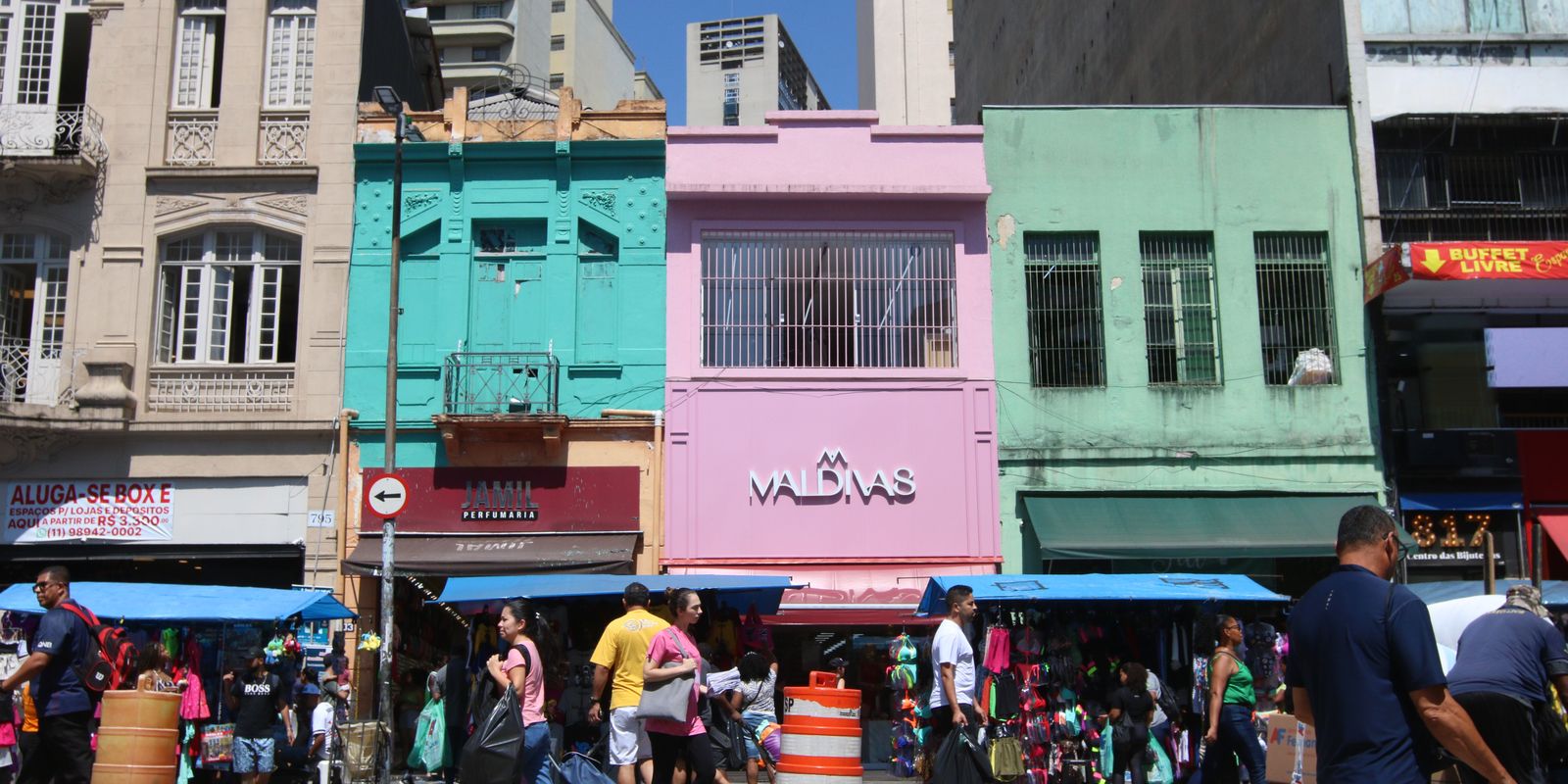 Consumo das famílias compensa juros e leva desemprego ao menor nível